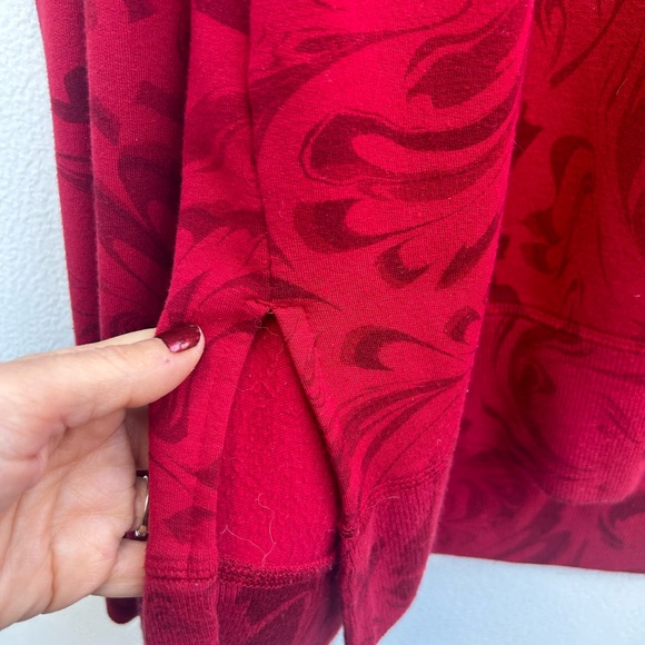 Athleta V-neck sweatshirt M coastal luxe holiday red and black swirl athleisure - Picture 6 of 14
